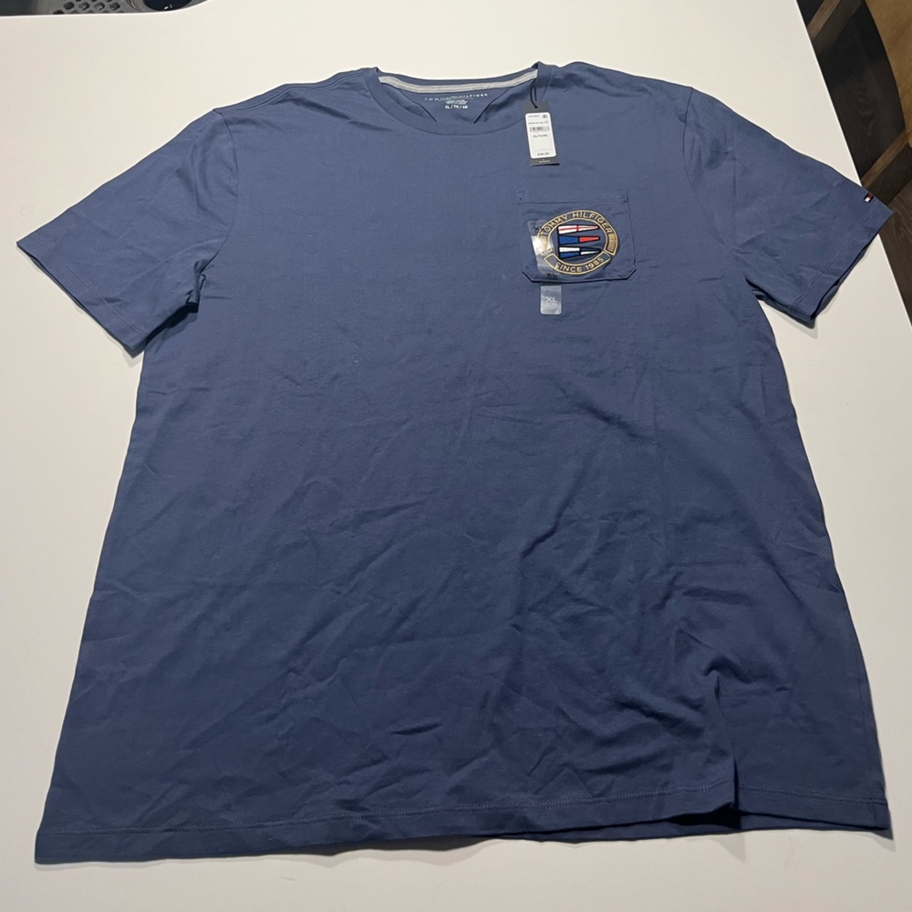 NWT Tommy Hilfiger T-Shirt